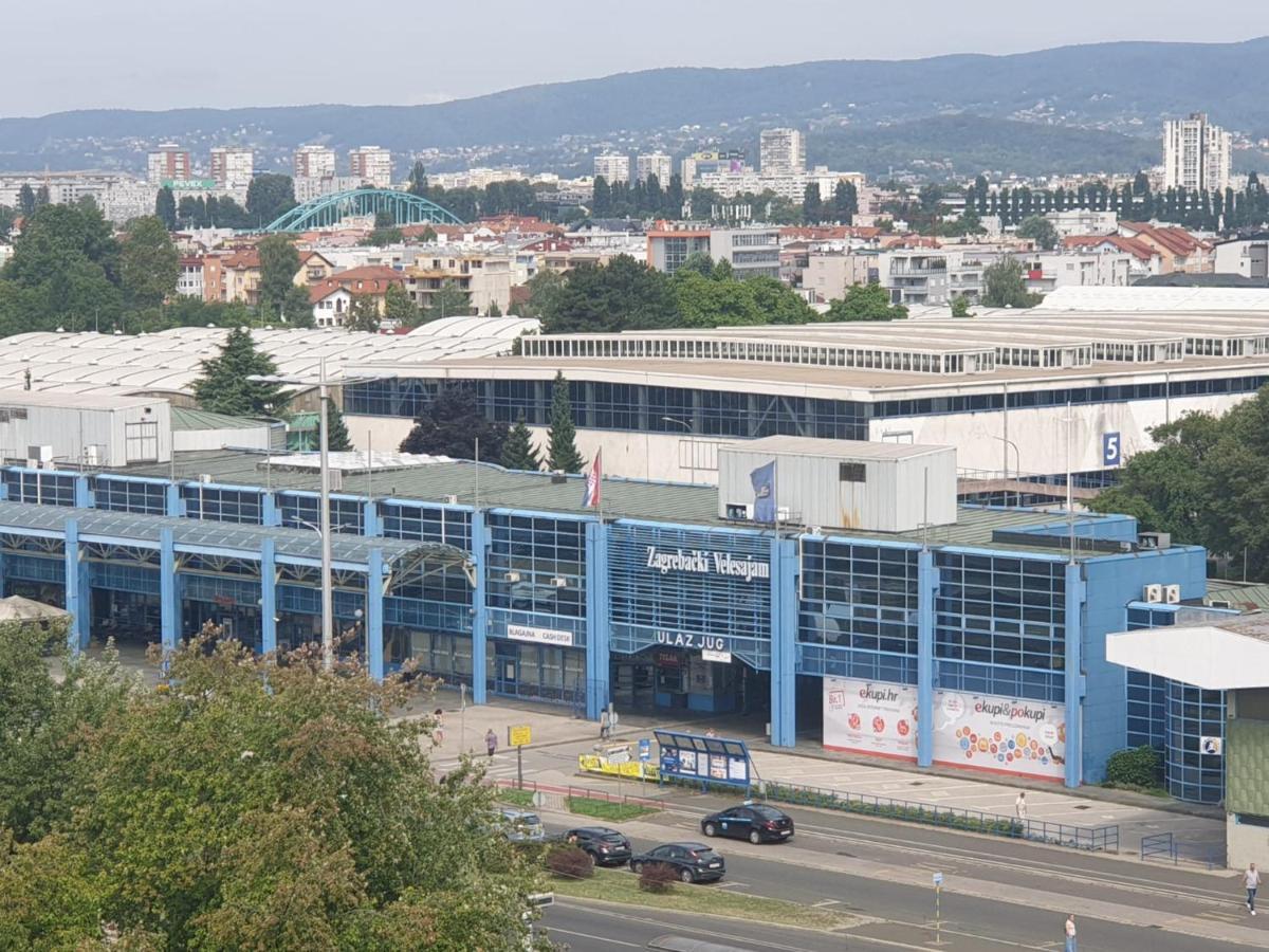 Apartman Lana ,Froudeova Ulica 3 Nasuprot Zg Velesajma Apartment Zagreb Exterior photo